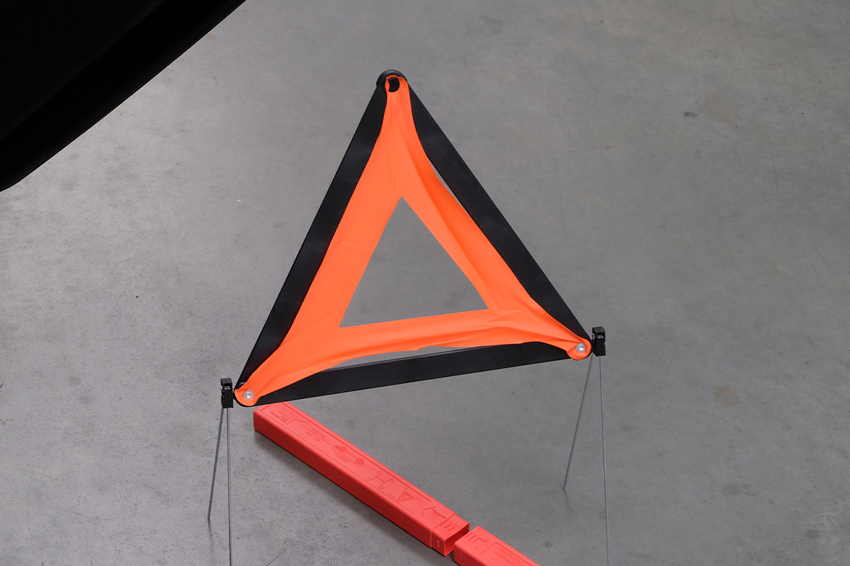 Warning Triangle n50