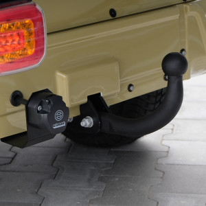 0017 Tow Hook with Auxiliary lighting socket